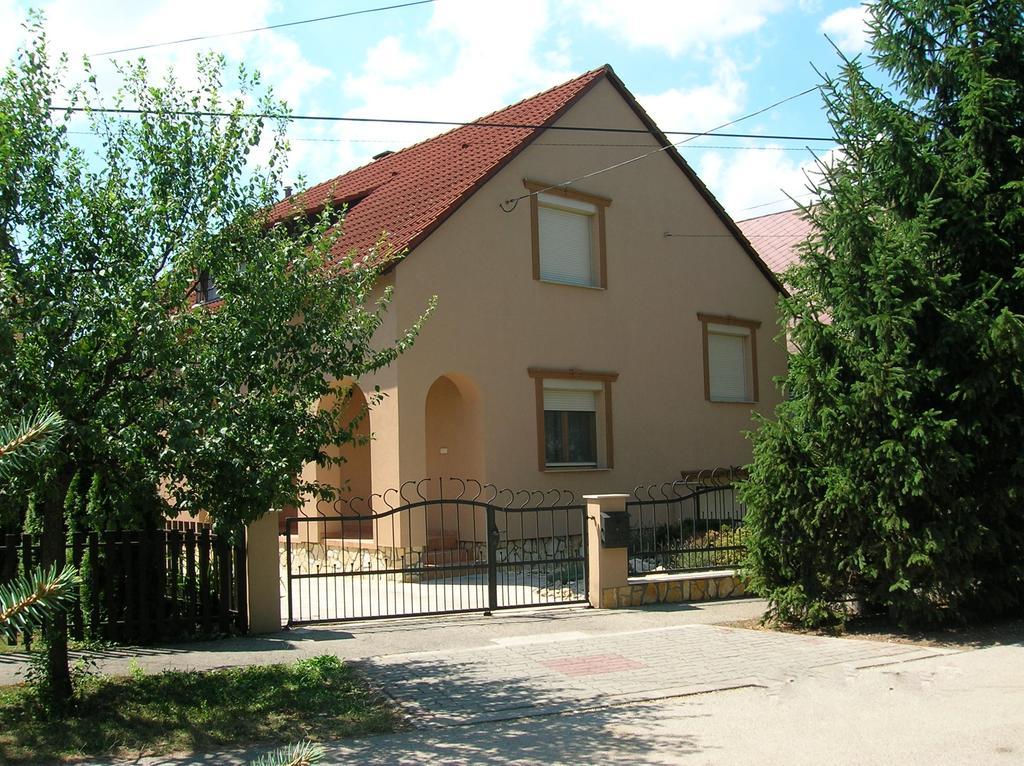 Margareta Apartman Appartement Sárvár Buitenkant foto